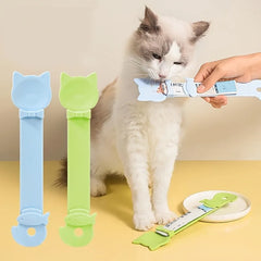 “Cat Food Pouch Opener Tool UK – Easy Feed Clip for Wet Treats & Meals”