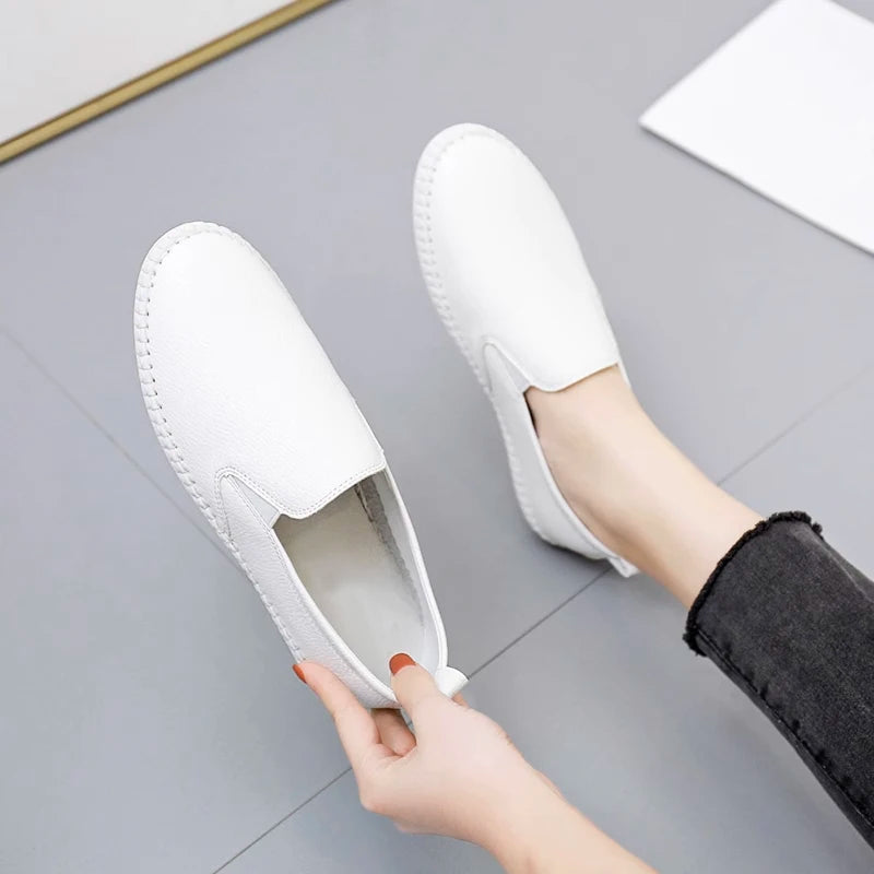 Women's shoes, white shoes, women's leather breathable lazy shoes, soft-soled Lok Fu shoes, women's flat-bottomed white leisure